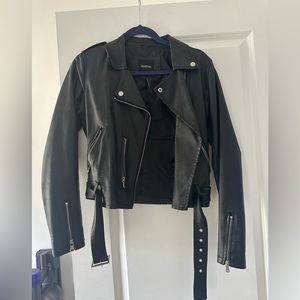 black cropped leather jacket